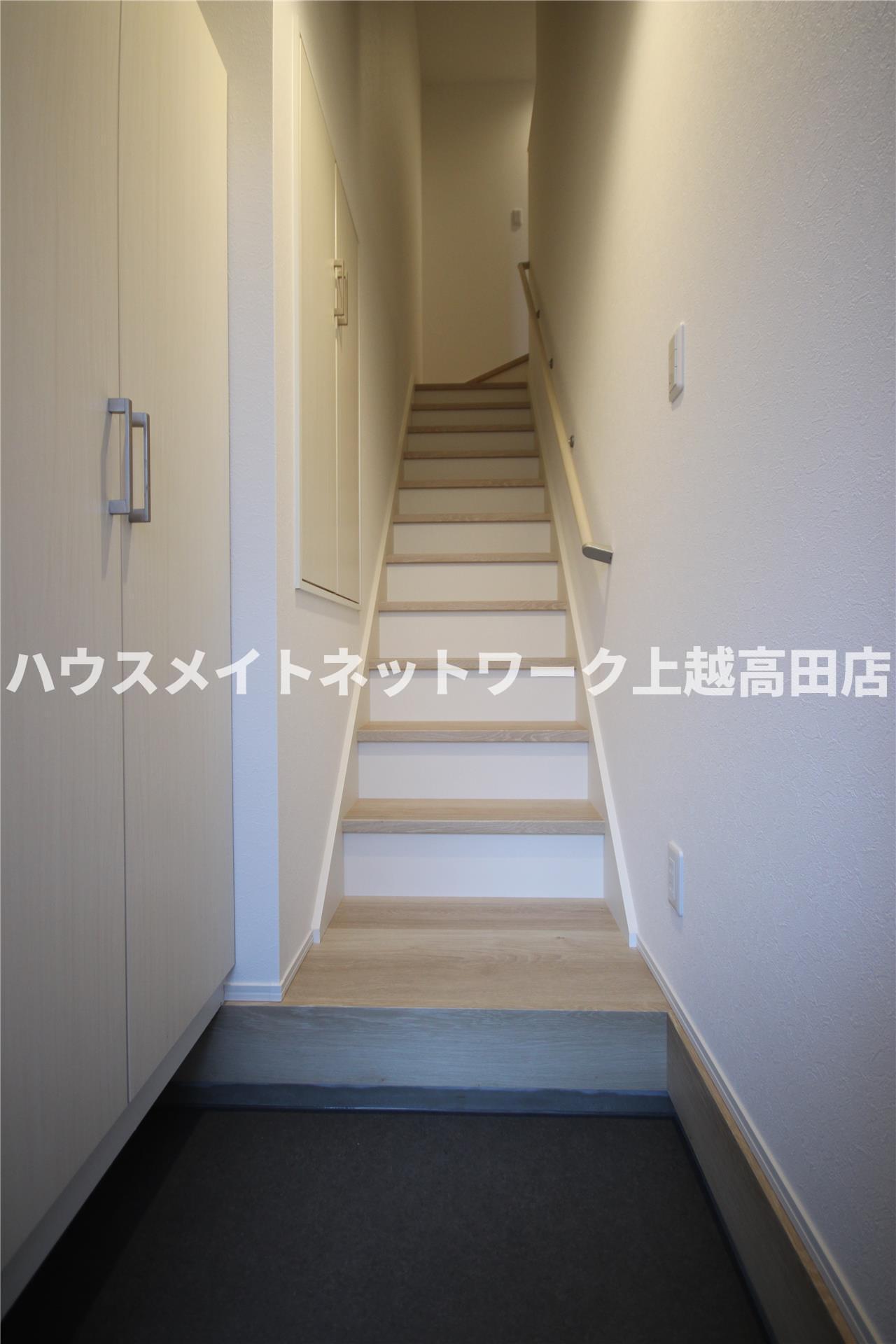 玄関　玄関（参考同型タイプの室内写真）