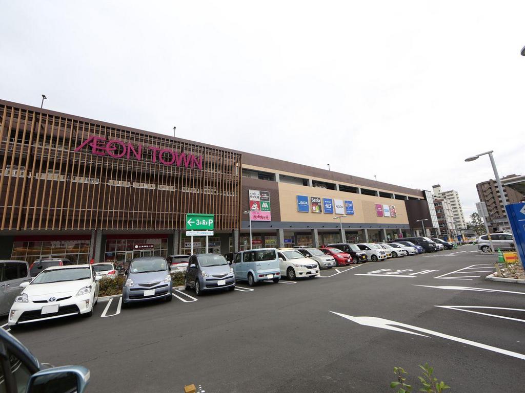 ドラックストア　ウェルシア イオンタウン名西店 (ドラッグストア)（ドラッグストア）まで381m
