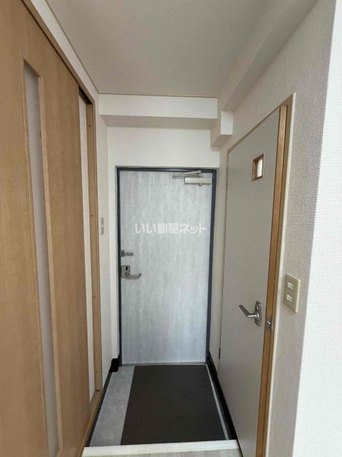 シティハイツ二宮の玄関写真