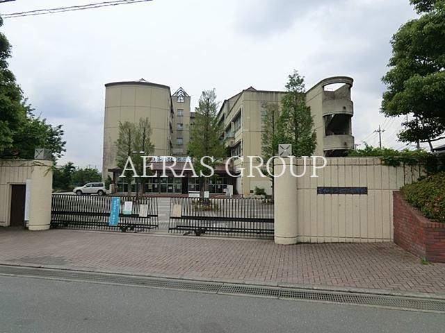 中学校　草加市立松江中学校（中学校）まで802m