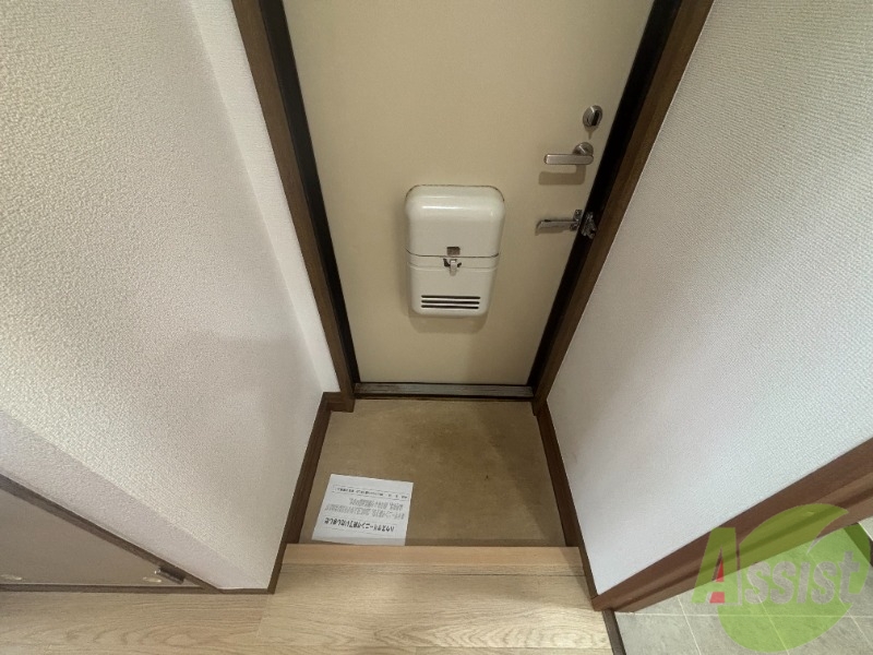 玄関　こちら玄関のお写真です。広々としていて靴の着脱に便利です