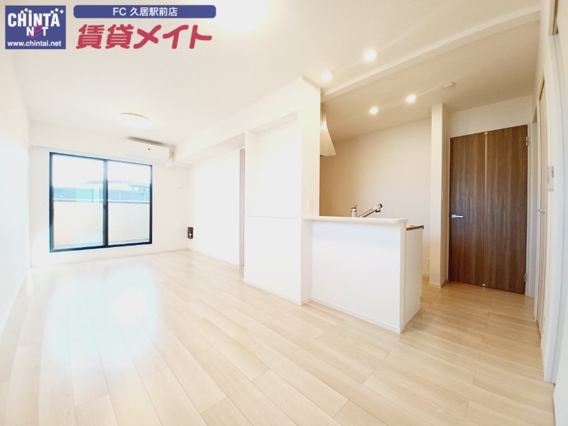 居室・リビング　同型参考写真