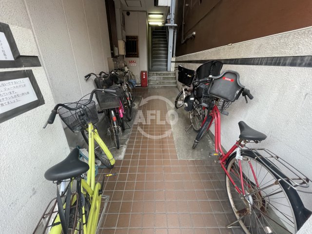 エントランス　シレーヌ大正　エントランス
