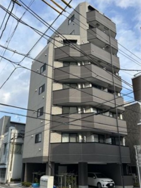 建物外観　８階建ての賃貸マンション
