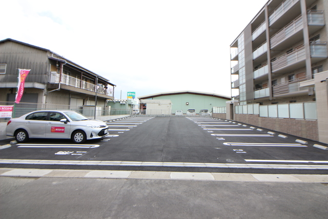 駐車場　駐車場