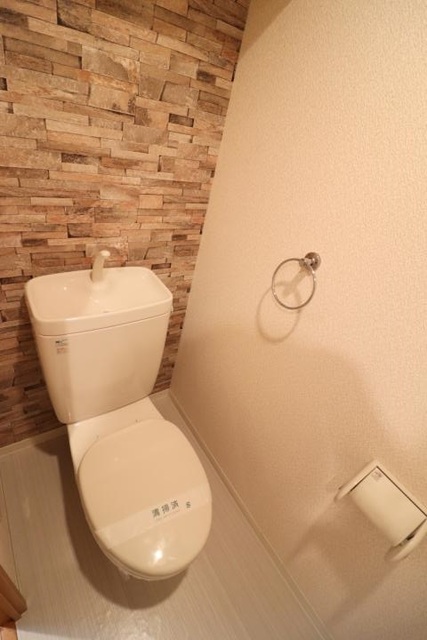ＪＲ大阪環状線 福島駅 徒歩9分 11階建 築25年のトイレ写真