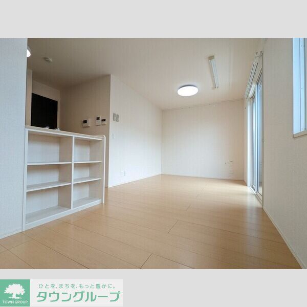 ペルテ飛鳥AB A棟の居間写真