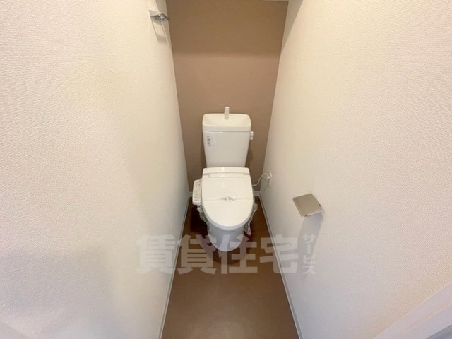 ＪＲ東西線 大阪城北詰駅 徒歩5分 10階建 築12年のトイレ写真