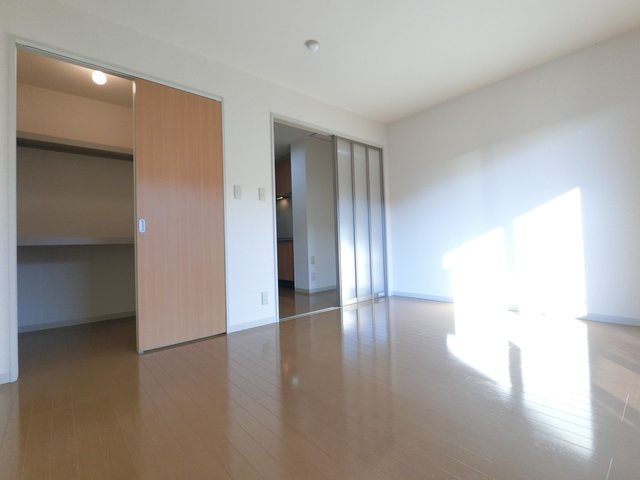 居室・リビング　※別部屋参考写真です。