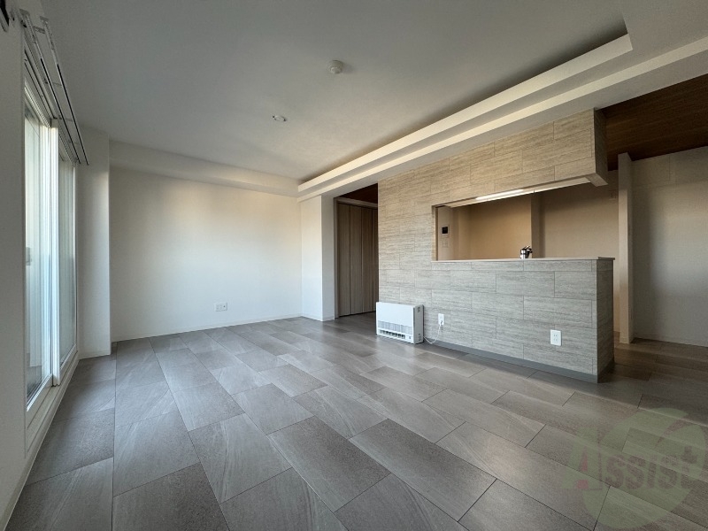 居室・リビング　広くてキレイなお部屋が広がっていて、充実した生活が送れそう。