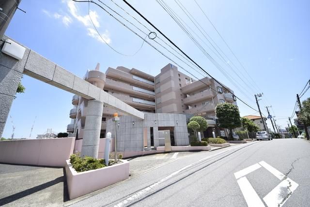 建物外観　安心オートロック付マンション