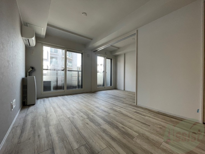 居室・リビング　広くてキレイなお部屋が広がっていて、充実した生活が送れそう。