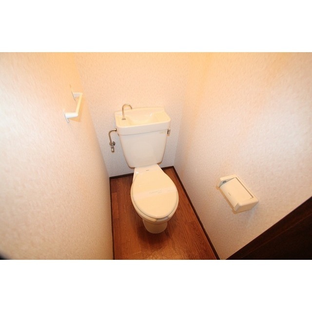 【フラットIのトイレ】