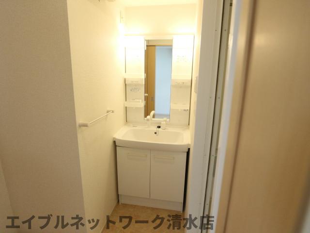 【静岡市清水区北脇のアパートの洗面設備】
