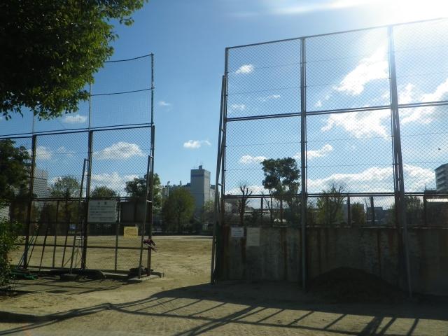 【大阪市平野区加美鞍作のマンションの公園】