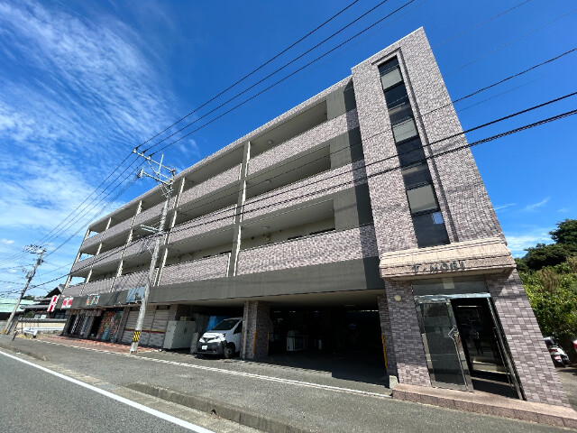 糟屋郡新宮町大字原上のマンションの建物外観