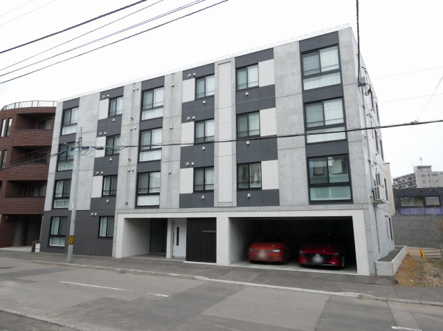 RESIDENCE SHINMEI MARUYAMAの建物外観