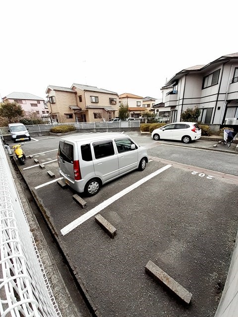 【明石市太寺天王町のアパートの駐車場】