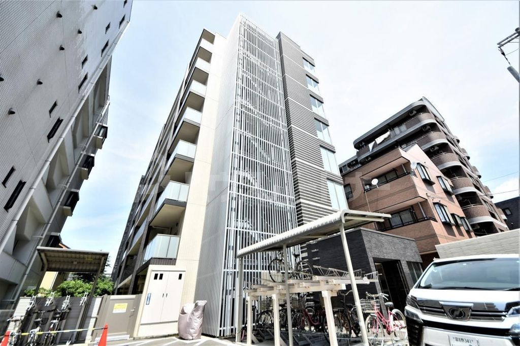 船橋市本郷町のマンションの建物外観