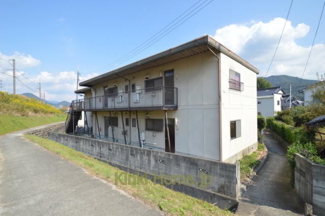 広島市安佐北区可部南のアパートの建物外観