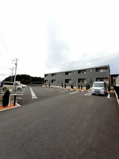 【富士宮市大岩のアパートの駐車場】