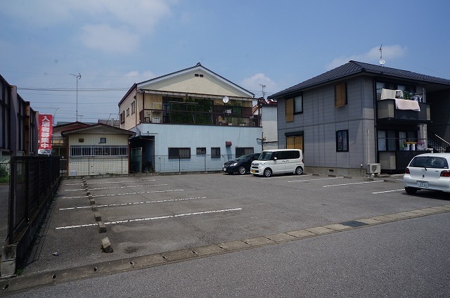 【宇都宮市岩曽町のアパートの駐車場】