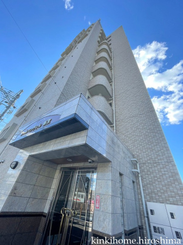 【廿日市市新宮のマンションの建物外観】