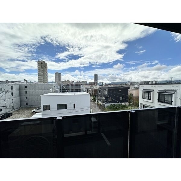 バルコニー　同物件、別室のお写真です