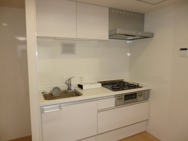 キッチン　３口ガスコンロ付システムキッチン