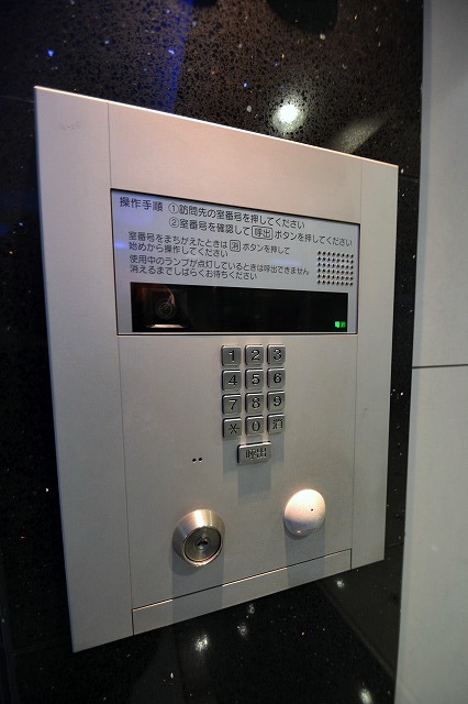 セキュリティ　非接触式オートロック採用。