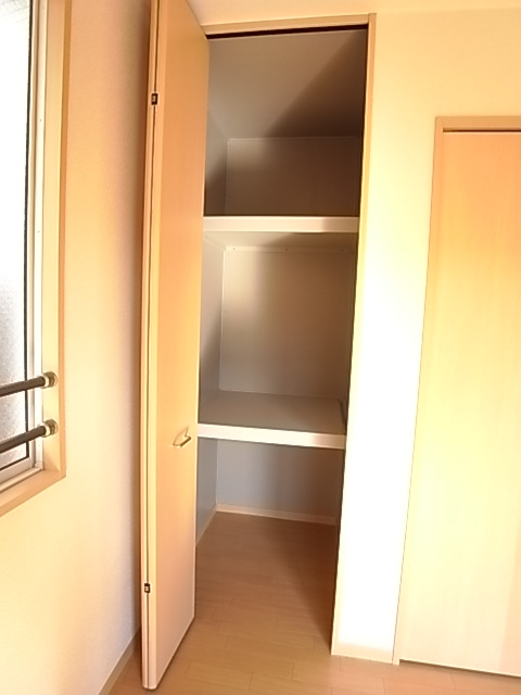 その他設備　５．４帖洋室収納