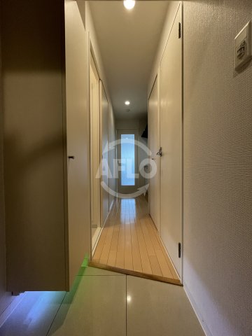 玄関　オリエンタル靭本町　玄関