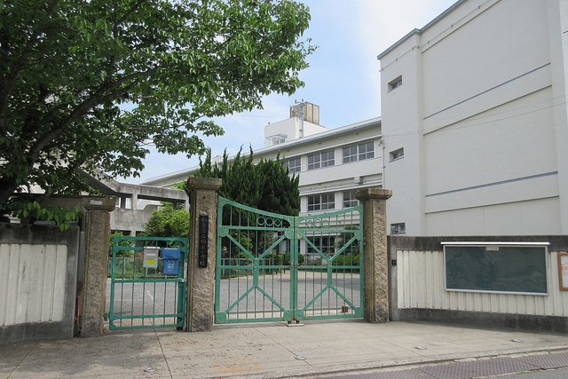 小学校　和泉市立伯太小学校（小学校）まで763m