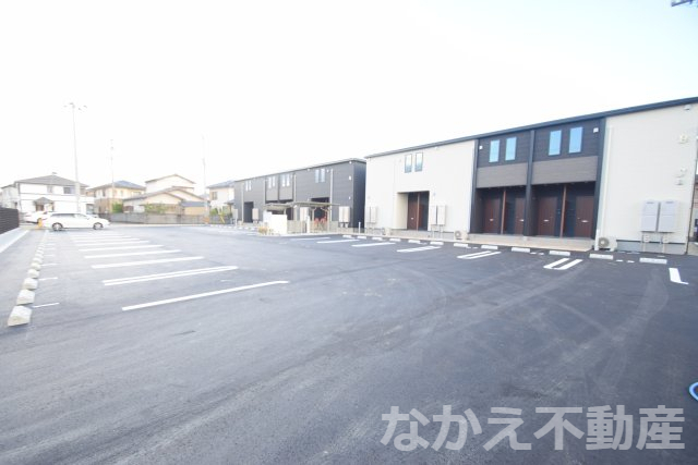 駐車場　駐車場があるので、車を買う予定の方も安心です