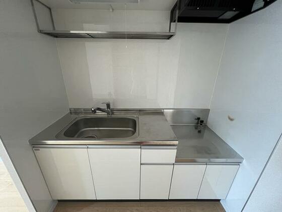 キッチン　写真は同タイプの別部屋です