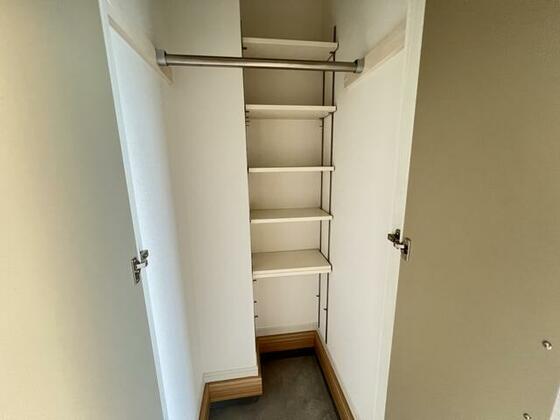 玄関　写真は同タイプの別部屋です