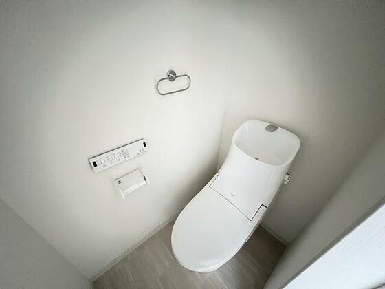 トイレ　写真は同タイプの別部屋です