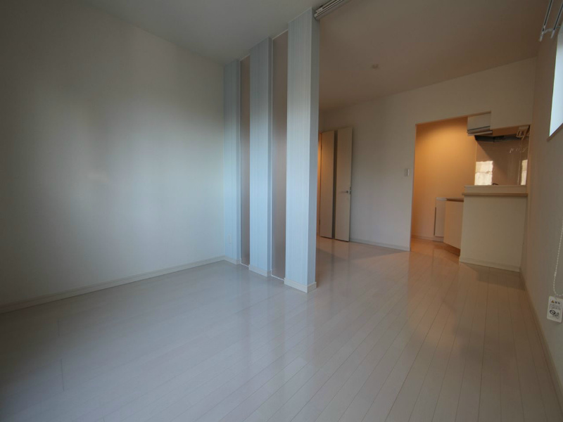 居室・リビング　洋室5帖　ＤＫ6.2帖とつなげても仕切っても使えます