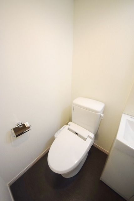 トイレ　ウォシュレット付