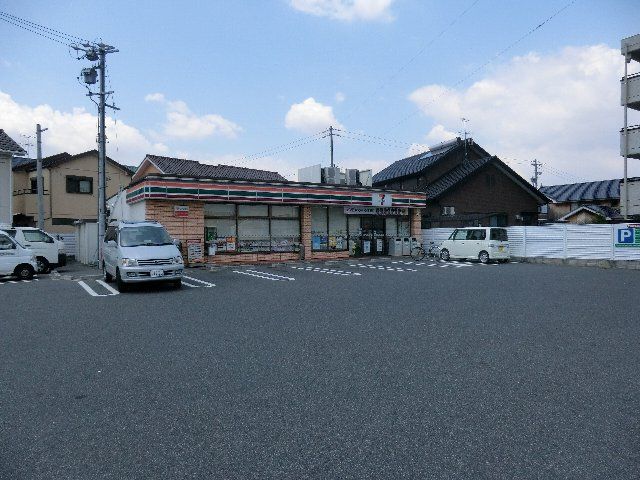 コンビニ　セブンイレブン（コンビニ）まで333m