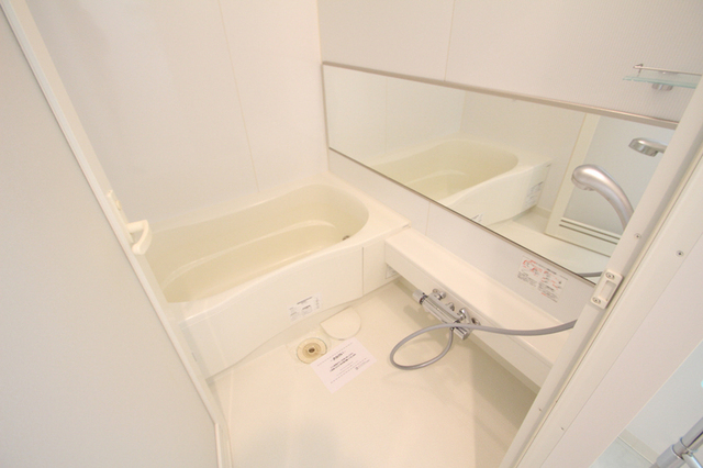 バス・シャワールーム　※同号室の別階のお写真です