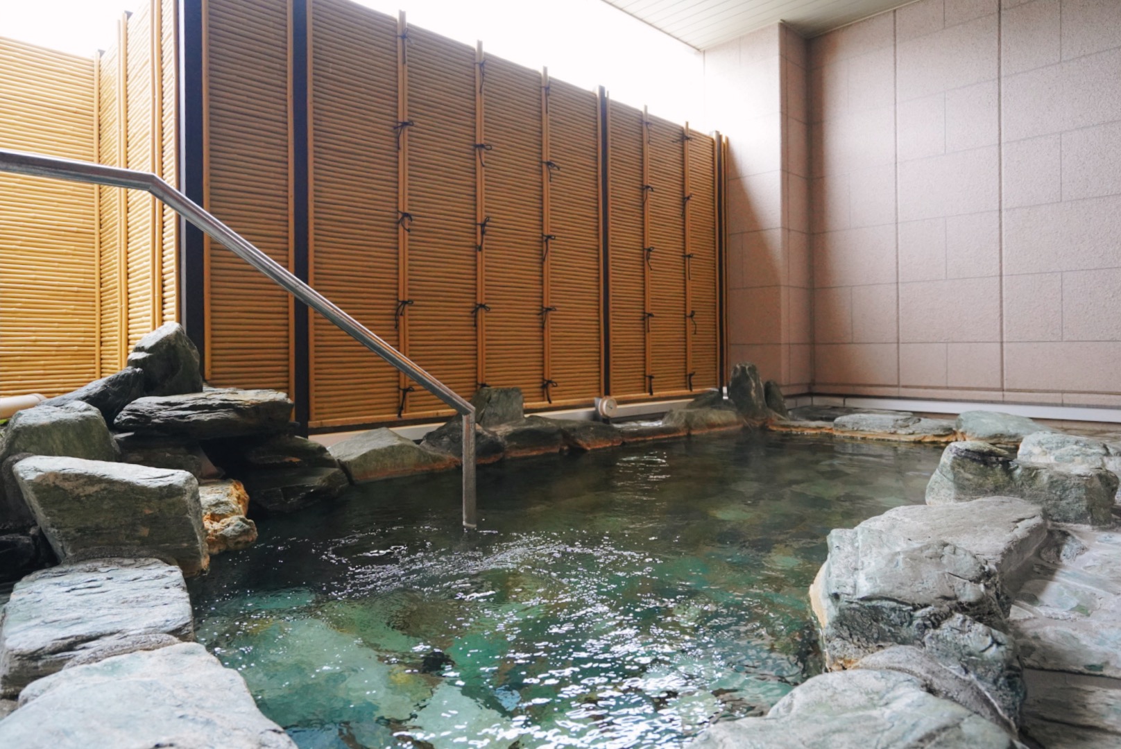 その他共有部分　露天風呂お風呂好きにはたまらない空間です