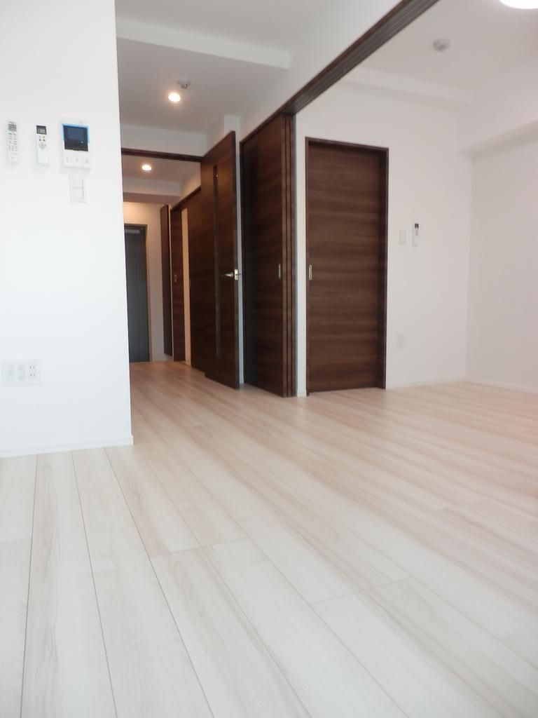 居室・リビング　☆明るい洋室☆