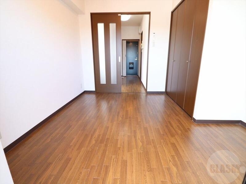 居室・リビング　６．７帖の洋室です