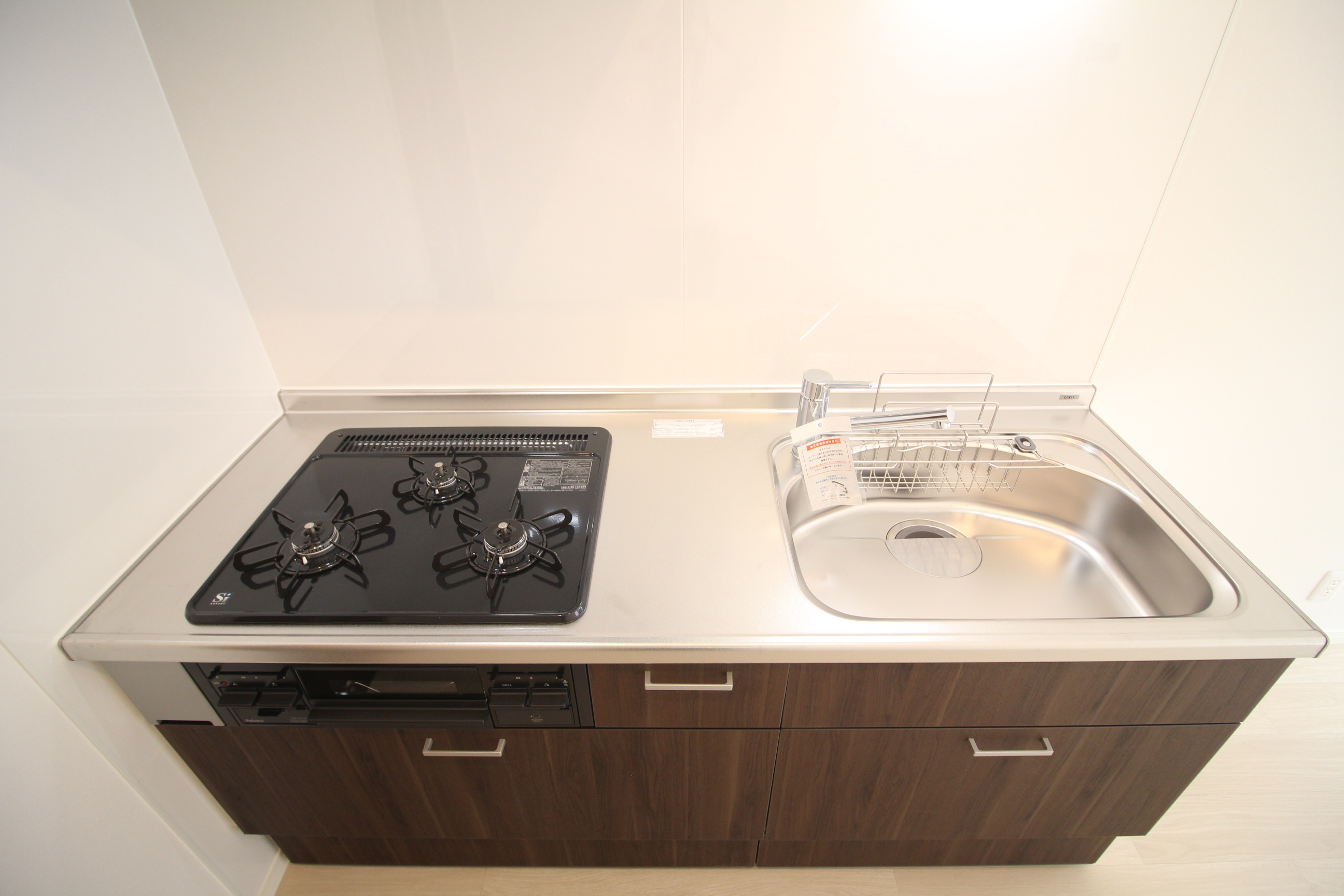 キッチン　3口コンロで同時調理可能！