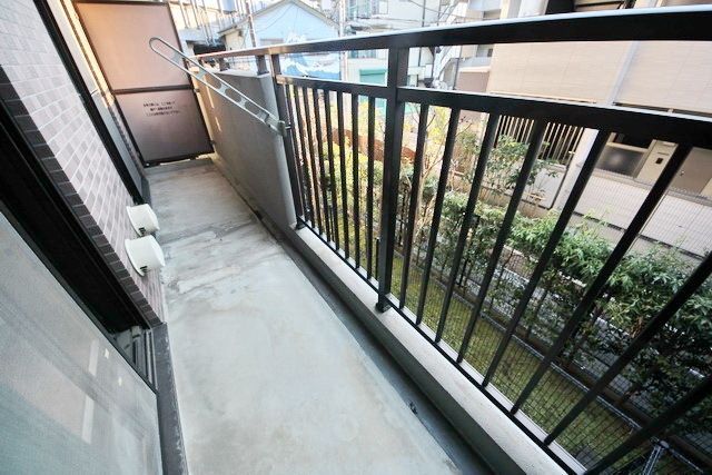 バルコニー　同物件別部屋写真