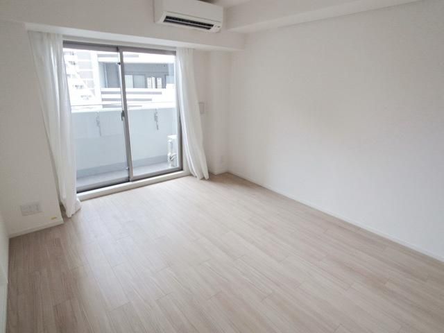 居室・リビング　☆白基調の明るいリビング☆