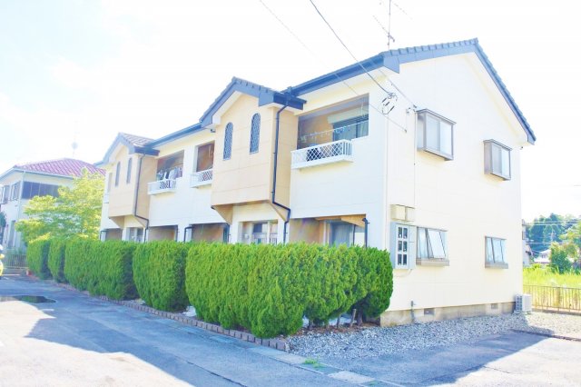 建物外観　閑静な住宅街に位置してます♪日当たり良好！！