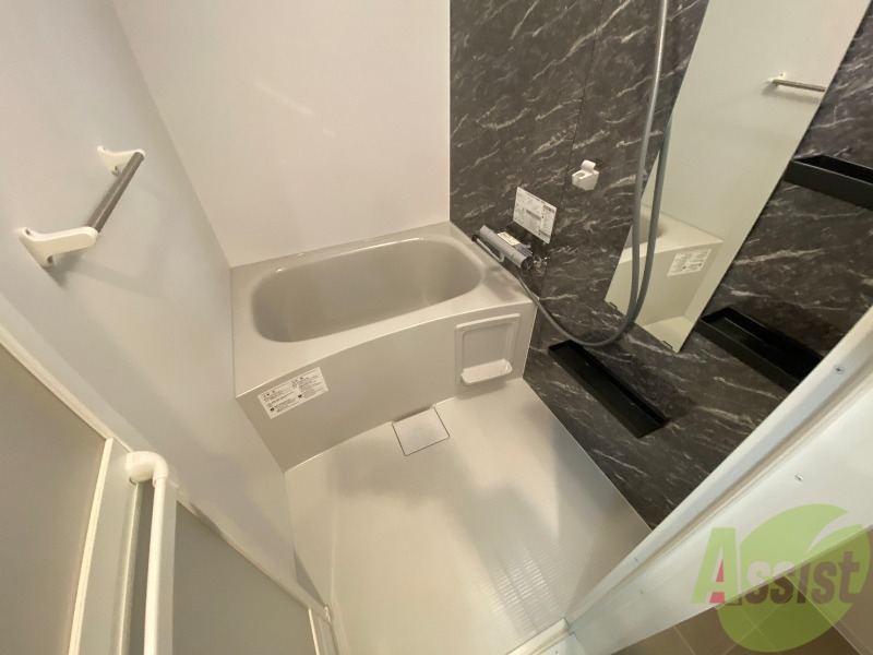 バス・シャワールーム　お風呂になります。一日の疲れを癒してくださいね。