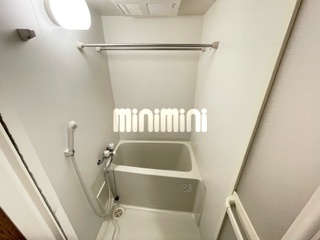 バス・シャワールーム　浴室乾燥付いています。